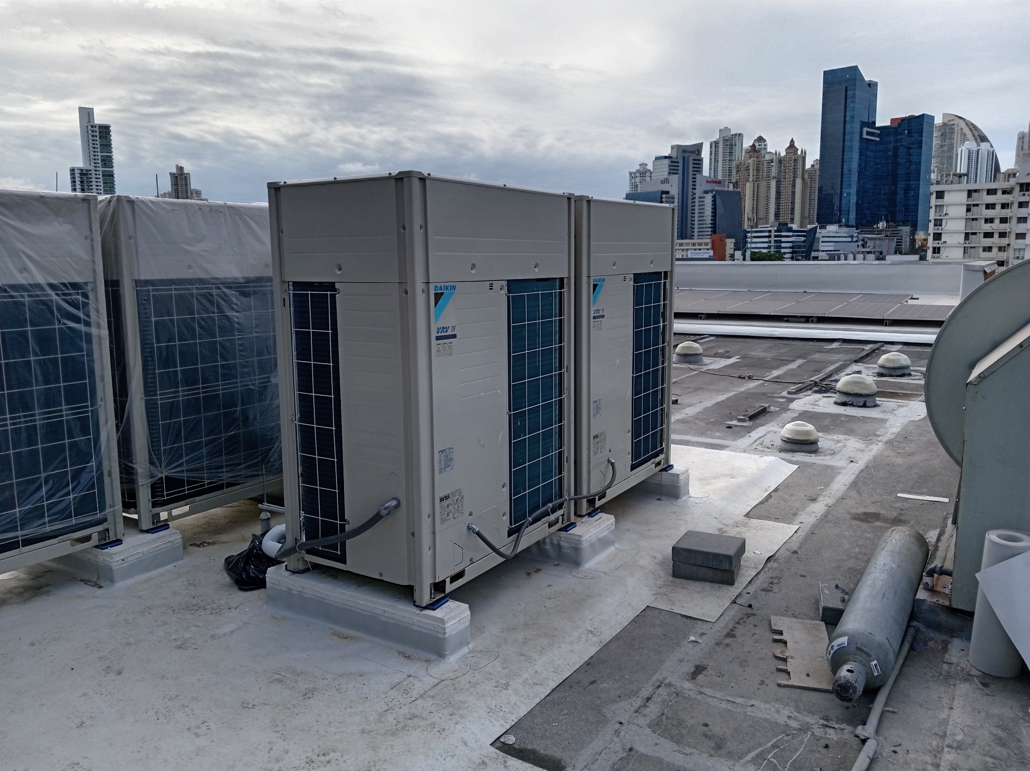 Sistemas centrales VRV y climatización para empresas y edificios en Panamá